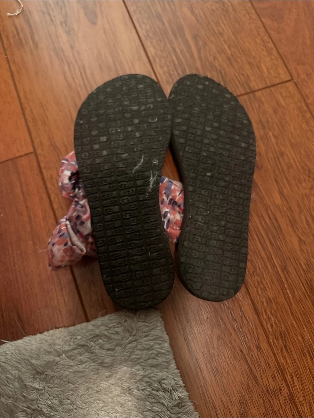 Sanuk Women’s Pink & Purple Patterned Fabric Sling Sandals
